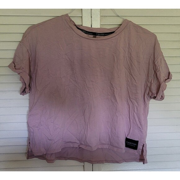 Calvin Klein Pink T-Shirt Stylish and Comfortable for Everyday Wear - Picture 1 of 3